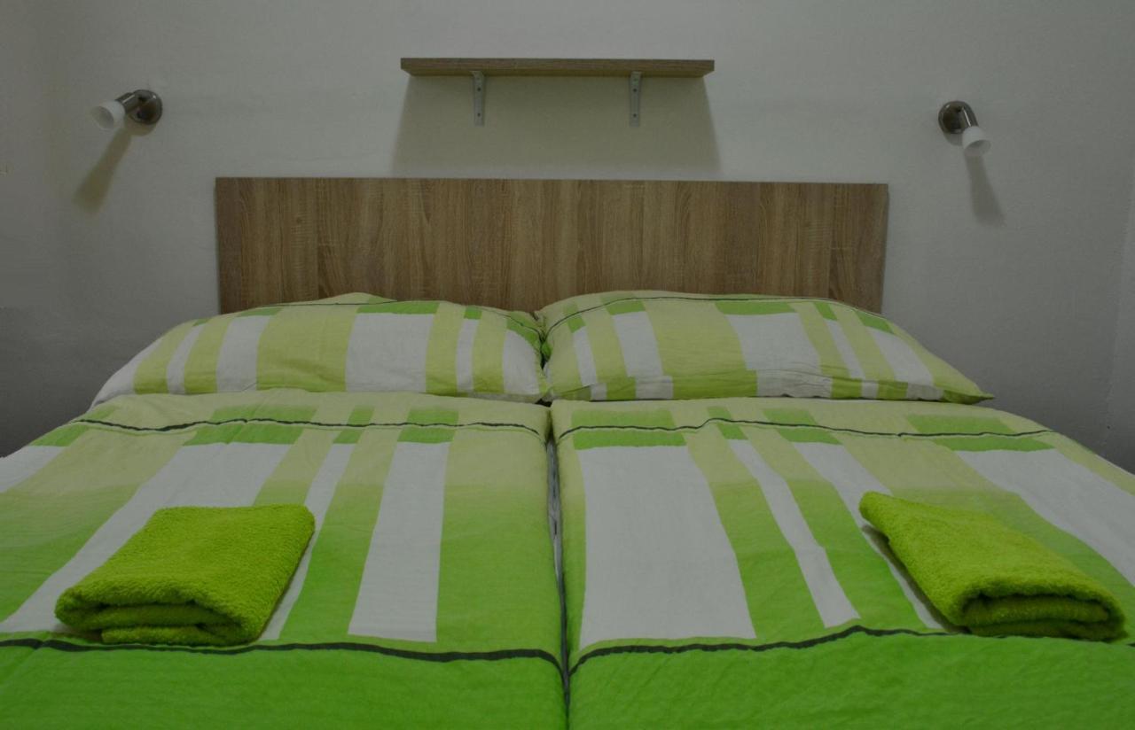 Hostel Děčín Na Skřivánce Esterno foto