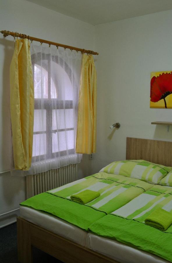 Hostel Děčín Na Skřivánce Esterno foto