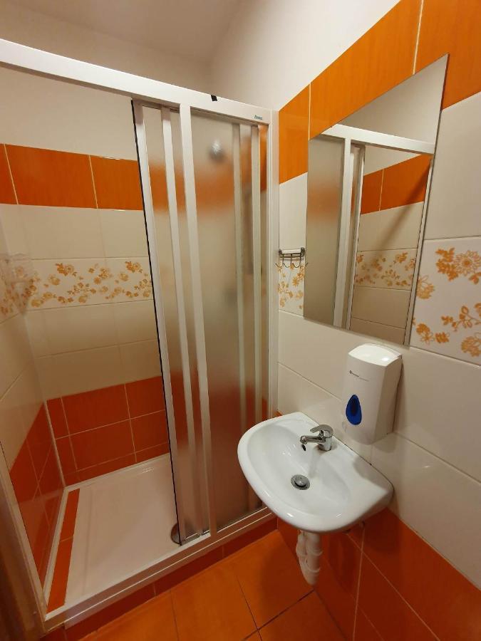 Hostel Děčín Na Skřivánce Esterno foto