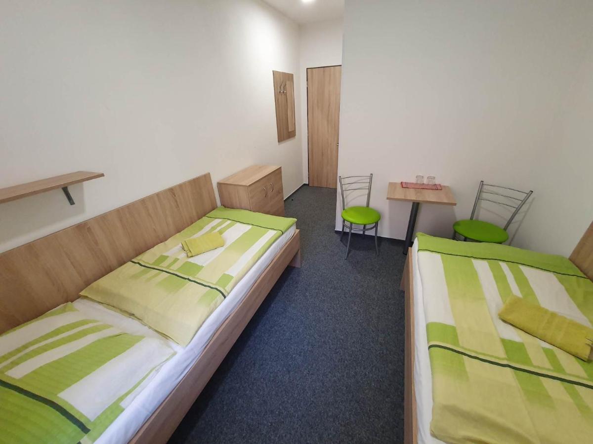 Hostel Děčín Na Skřivánce Esterno foto