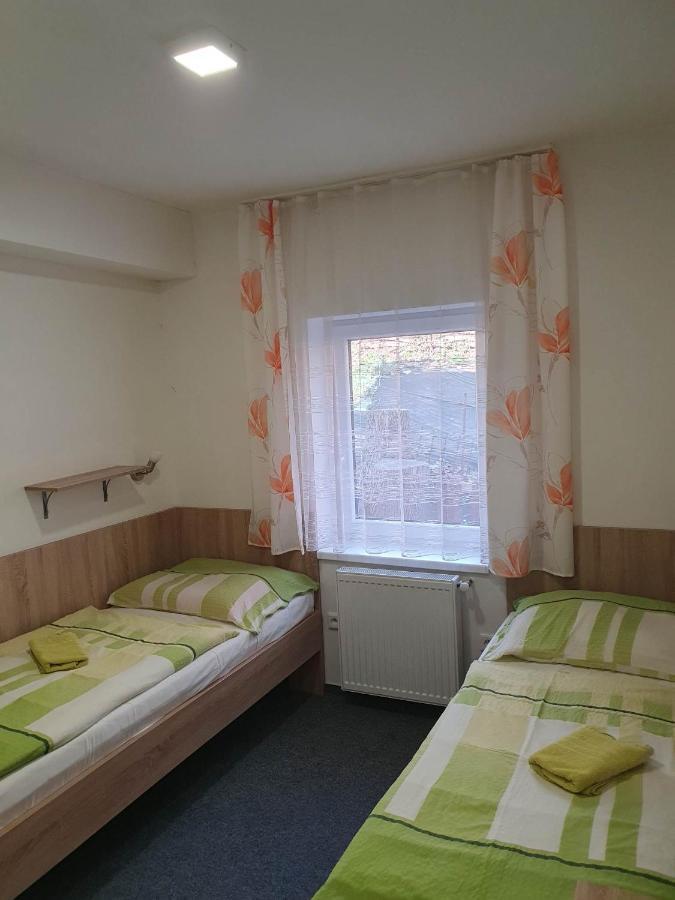 Hostel Děčín Na Skřivánce Esterno foto