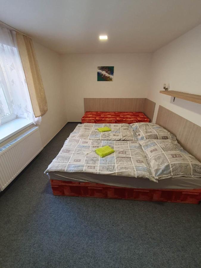 Hostel Děčín Na Skřivánce Esterno foto
