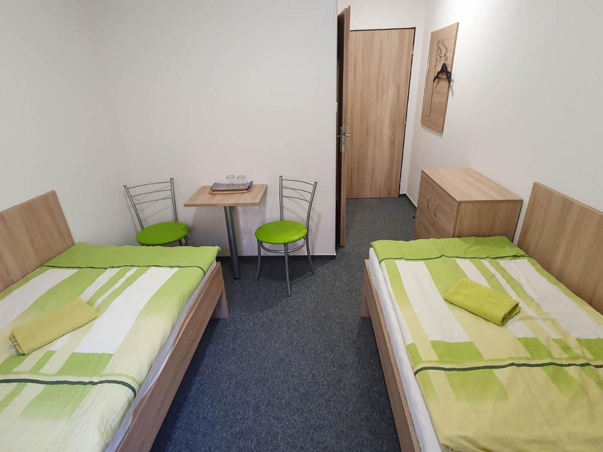 Hostel Děčín Na Skřivánce Esterno foto