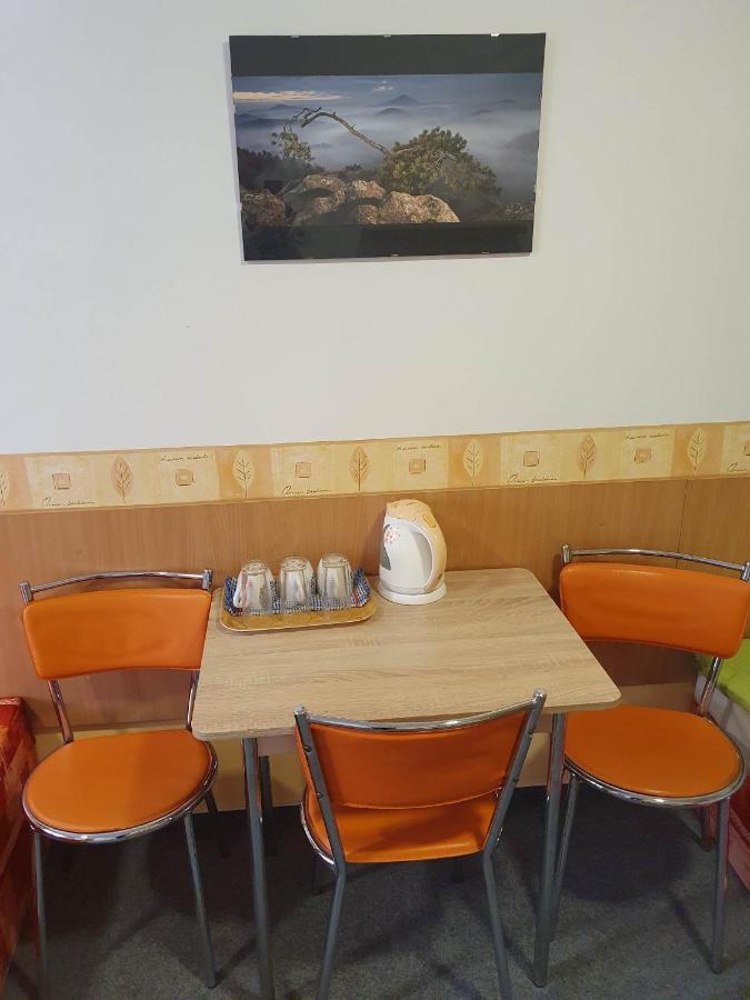 Hostel Děčín Na Skřivánce Esterno foto