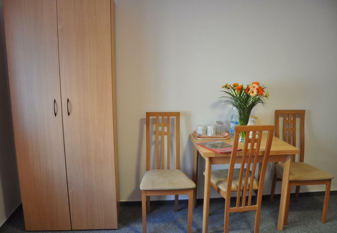Hostel Děčín Na Skřivánce Esterno foto