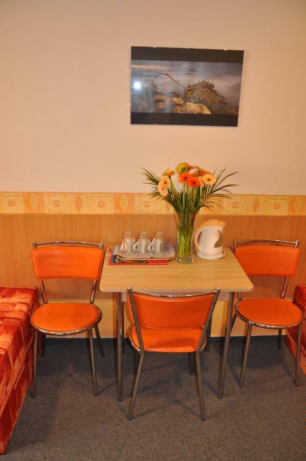 Hostel Děčín Na Skřivánce Esterno foto