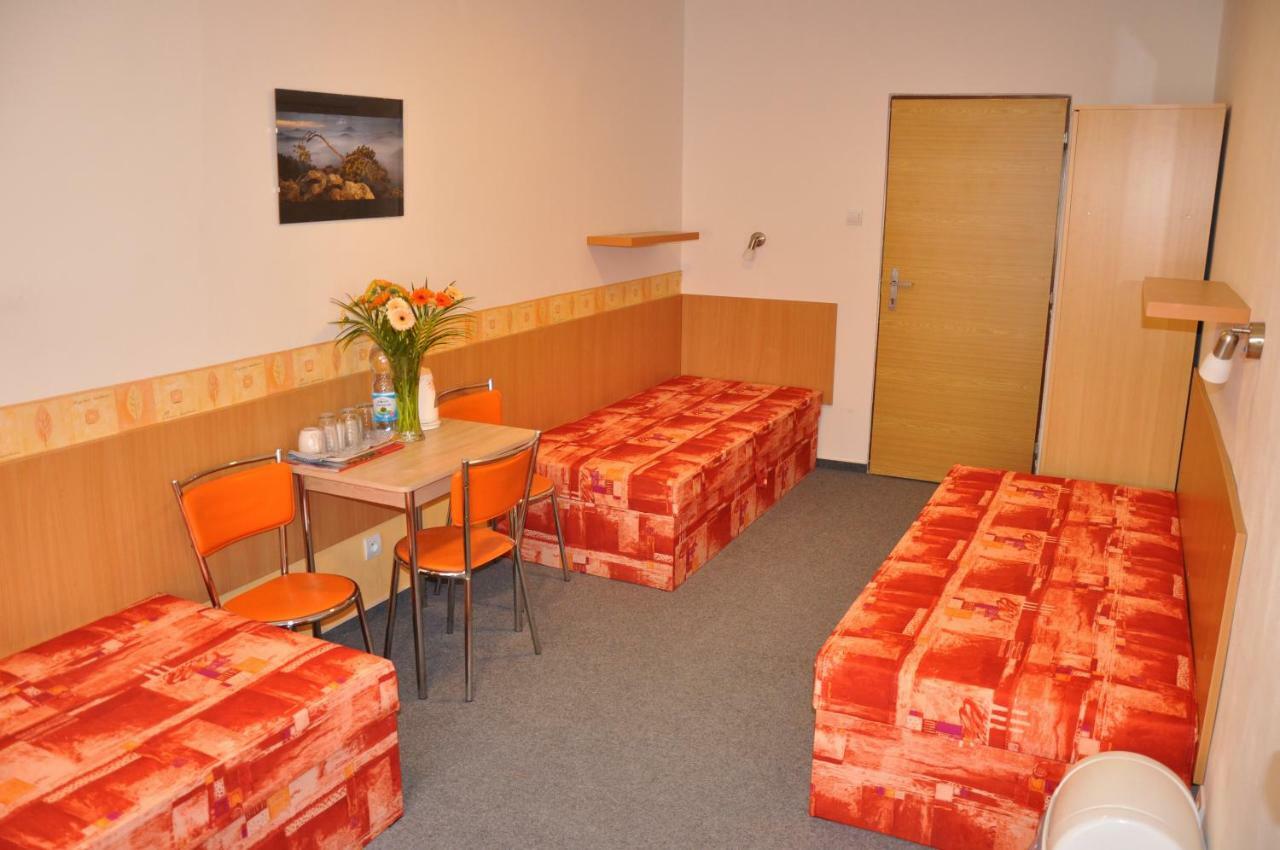 Hostel Děčín Na Skřivánce Esterno foto